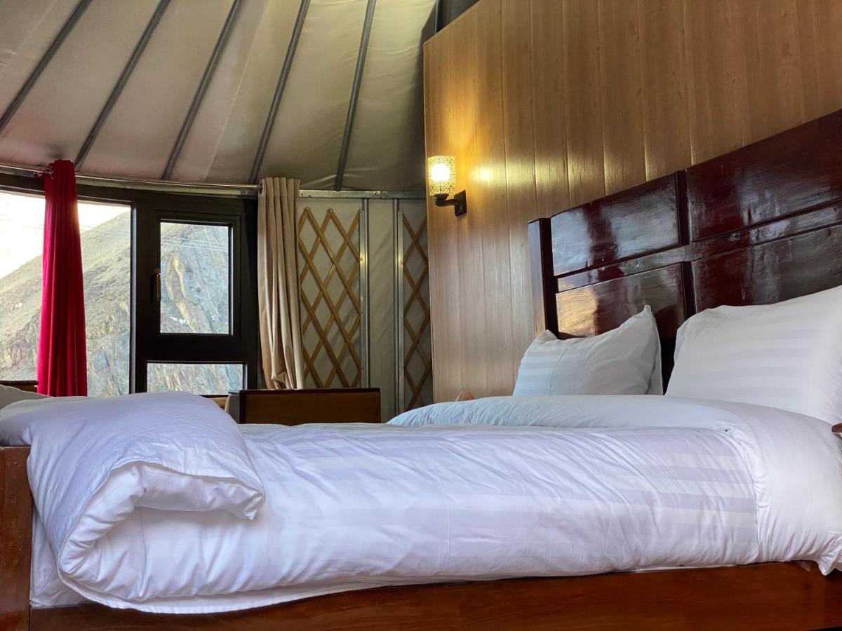 Apex Hotels And Resorts Hussaini Karimabad  Exterior foto