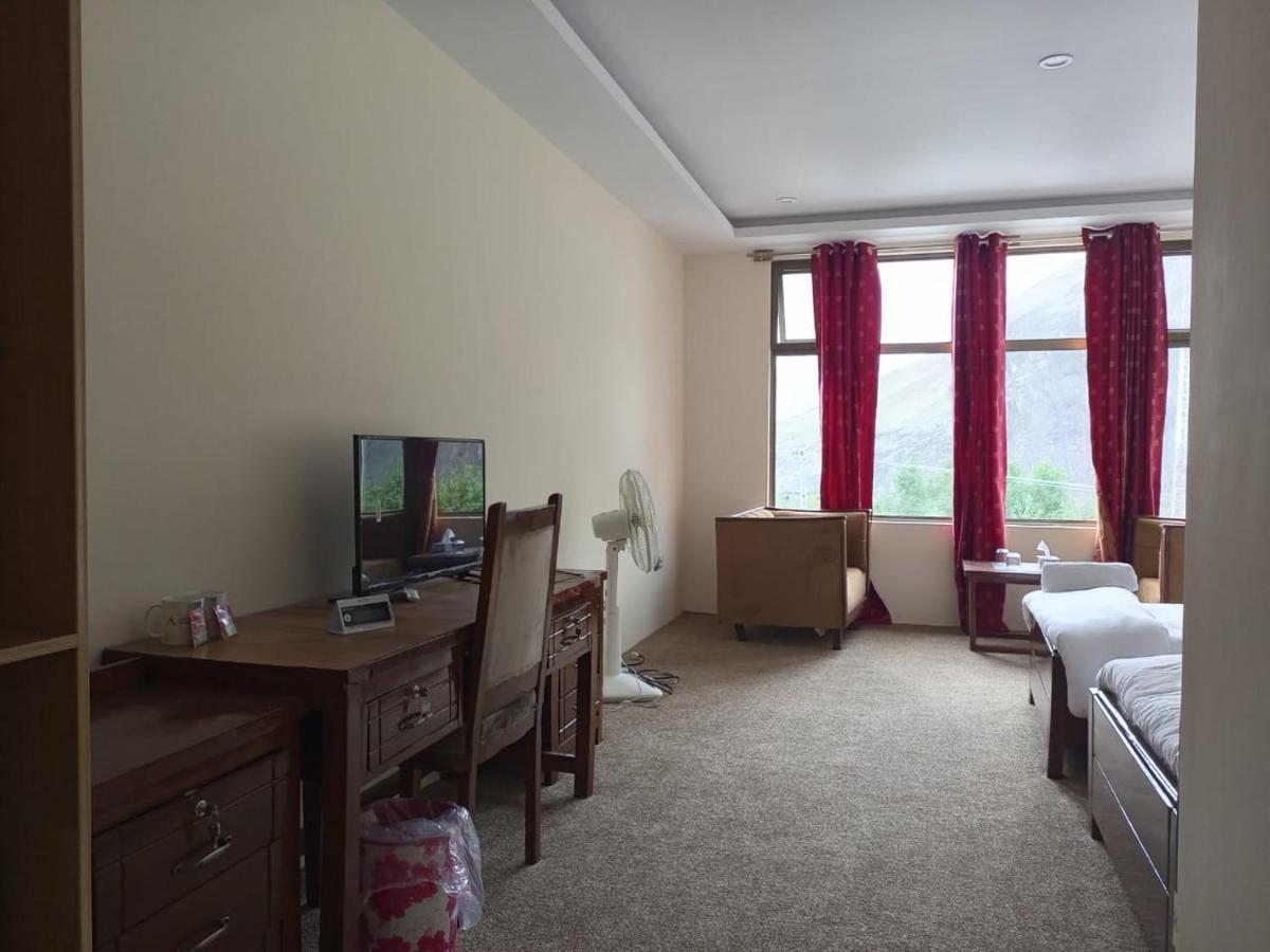 Apex Hotels And Resorts Hussaini Karimabad  Exterior foto
