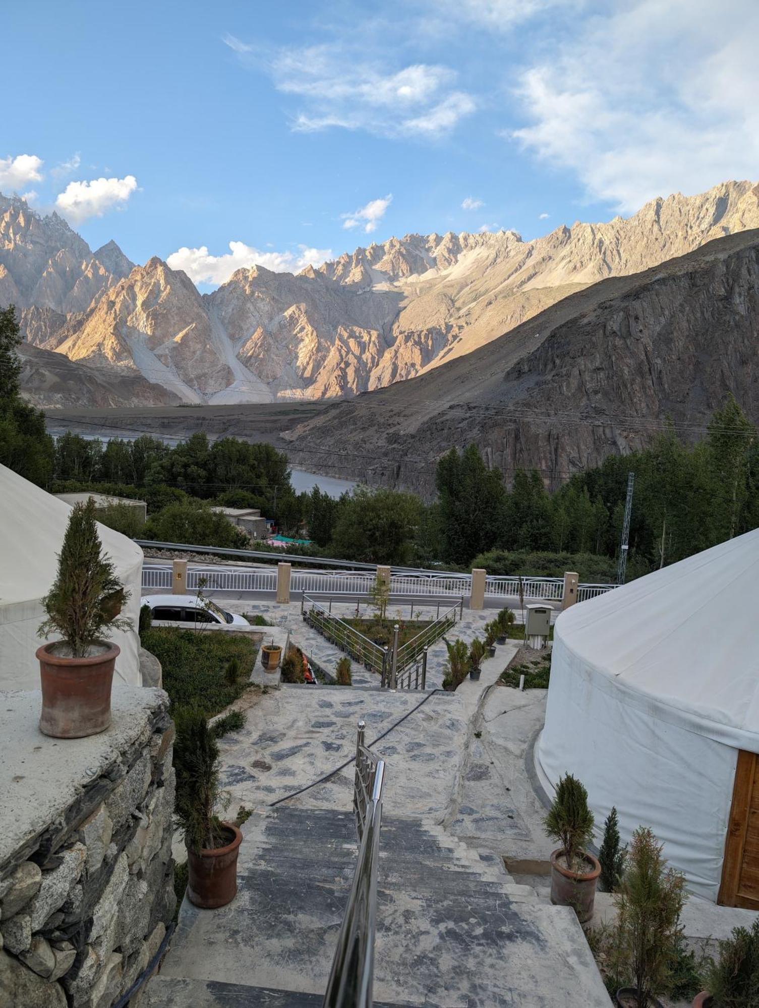 Apex Hotels And Resorts Hussaini Karimabad  Exterior foto