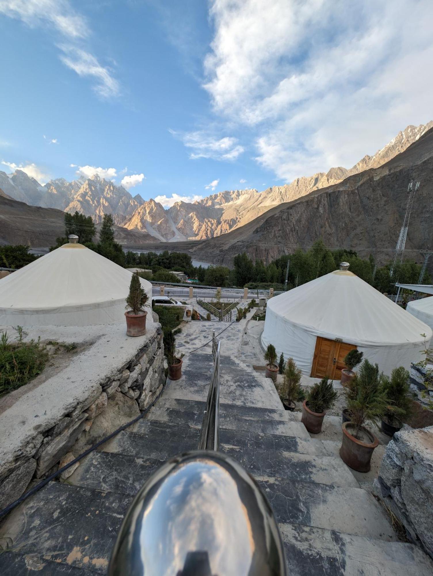 Apex Hotels And Resorts Hussaini Karimabad  Exterior foto