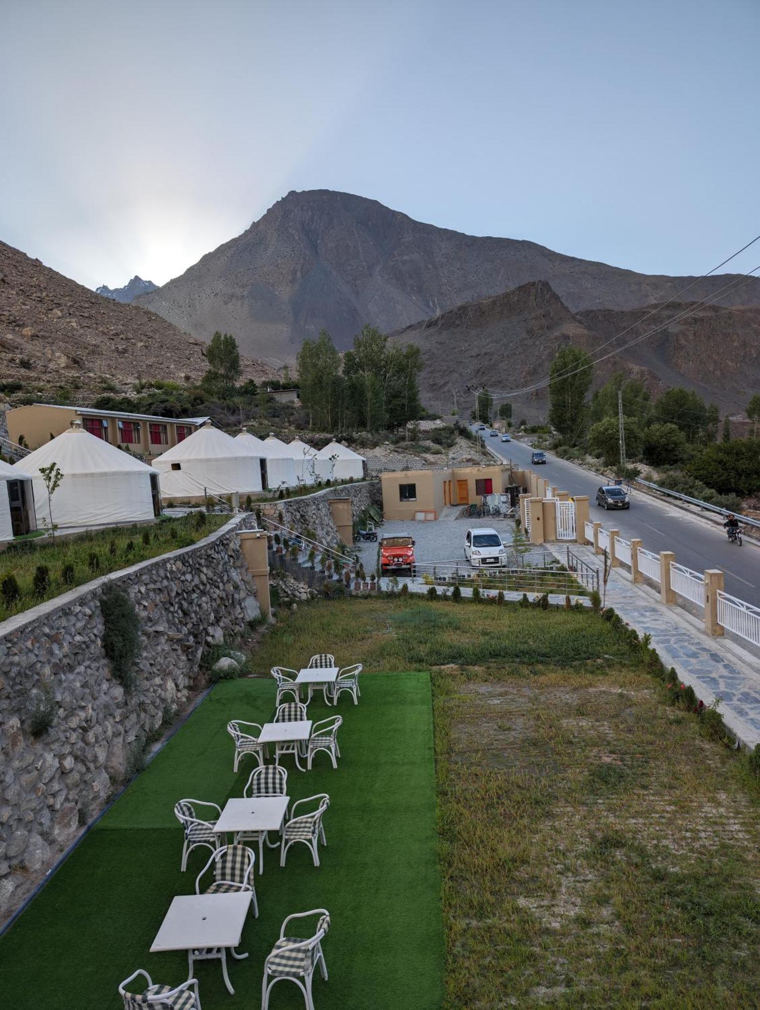 Apex Hotels And Resorts Hussaini Karimabad  Exterior foto
