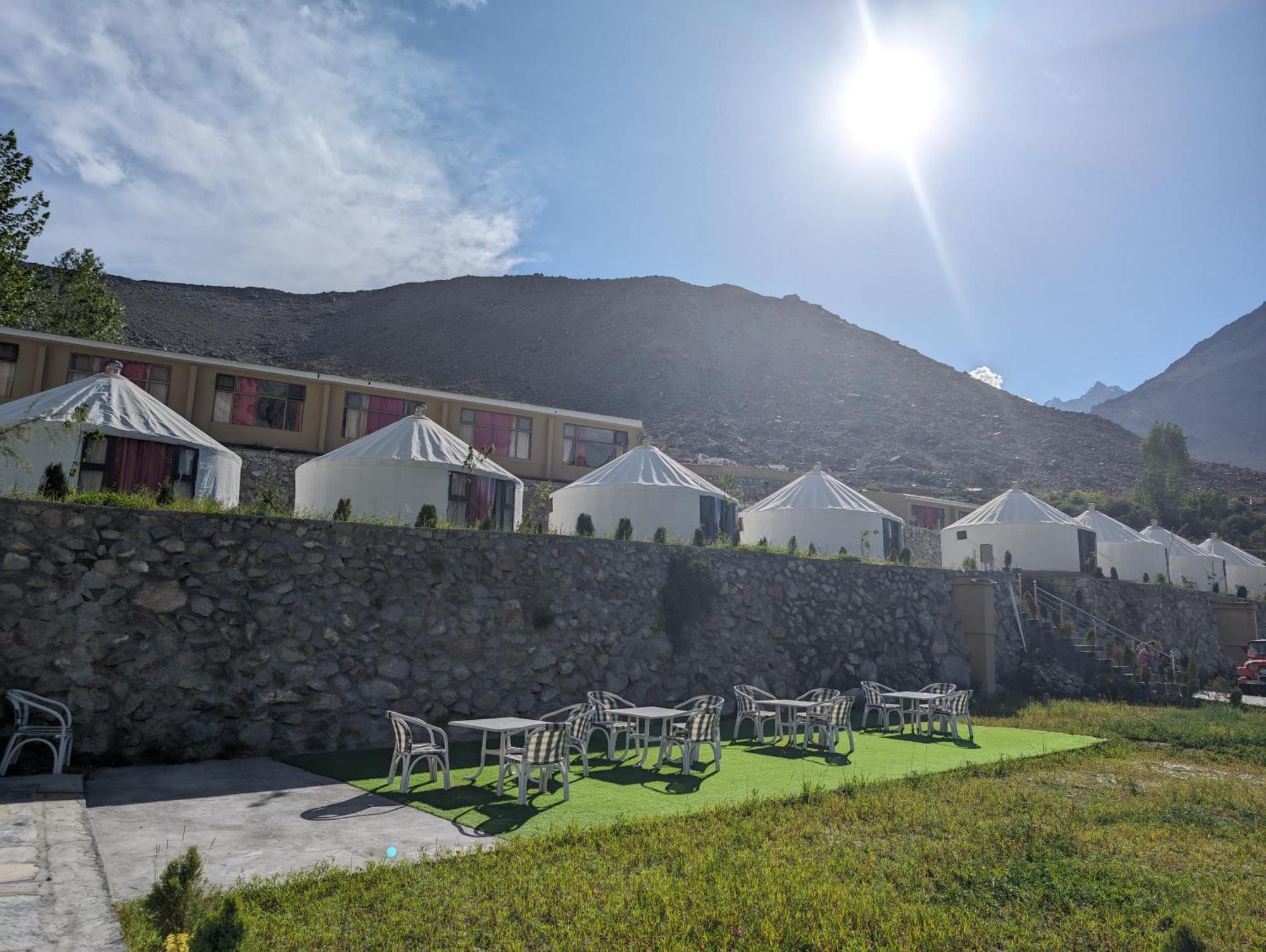 Apex Hotels And Resorts Hussaini Karimabad  Exterior foto